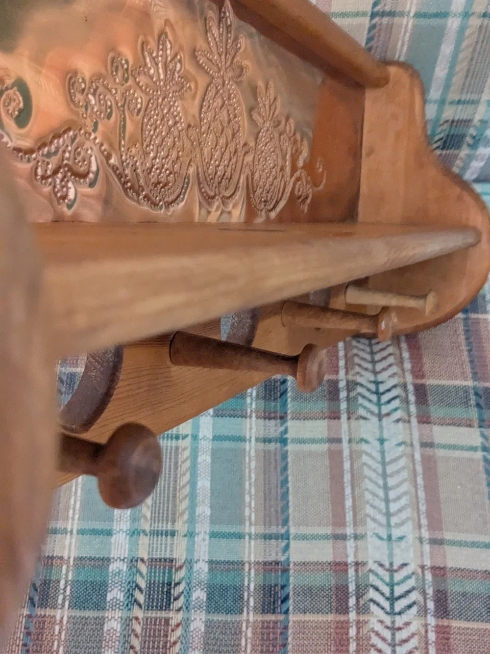 Vtg Wood and Copper Hanging Wall Shelf Heart Cut Outs 4 Pegs Pineapple